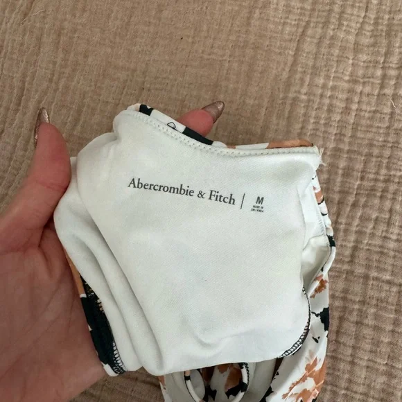 Abercrombie & Fitch Floral Bikini & Matching Bucket Hat - Picture 3 of 4